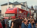 Menschenmengen umringen der Truck