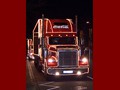 Beide Trucks fahren durch das CentrO !