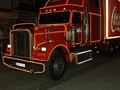 Beleuchtet und sehr nah fährt der Truck an mir vorbei !