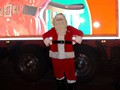 Santa Claus kommt noch einmal zur Verabschiedung heraus